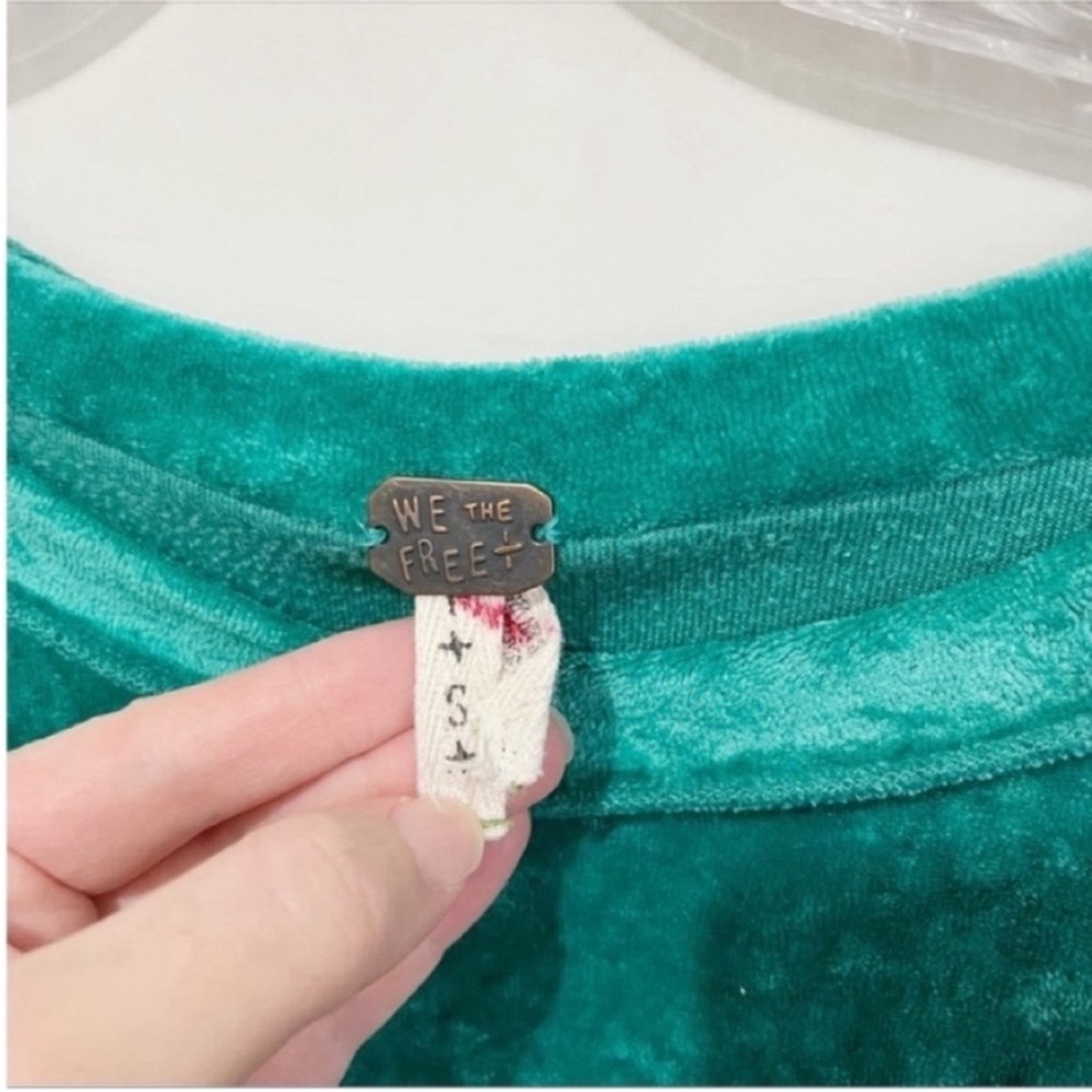 We the Free Milan sweater teal crushed velvet pullover oversized dolman sleeve - Picture 6 of 9
